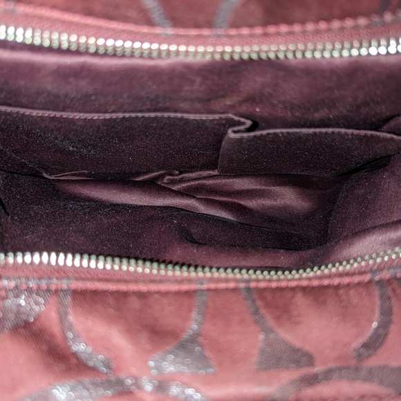 Burgundy coach - Picture 7 of 10